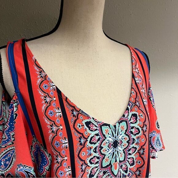 A-line loose fit v-neck short sleeve cold shoulder paisley print dress - Picture 2 of 13